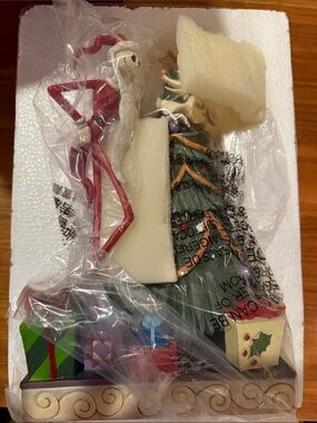 Enesco Disney Traditions by Jim Shore "Decking the Halls" Santa Jack and Zero
